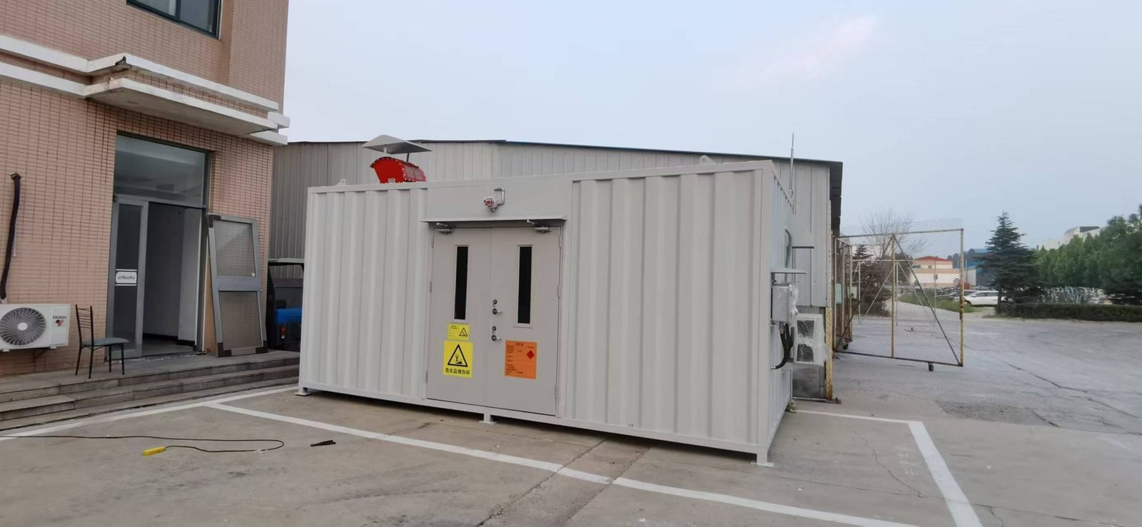 Industrial hazardous waste temporary storage room - Image 2